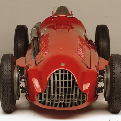 Foto di un monoposto Alfa Romeo degli anni 10