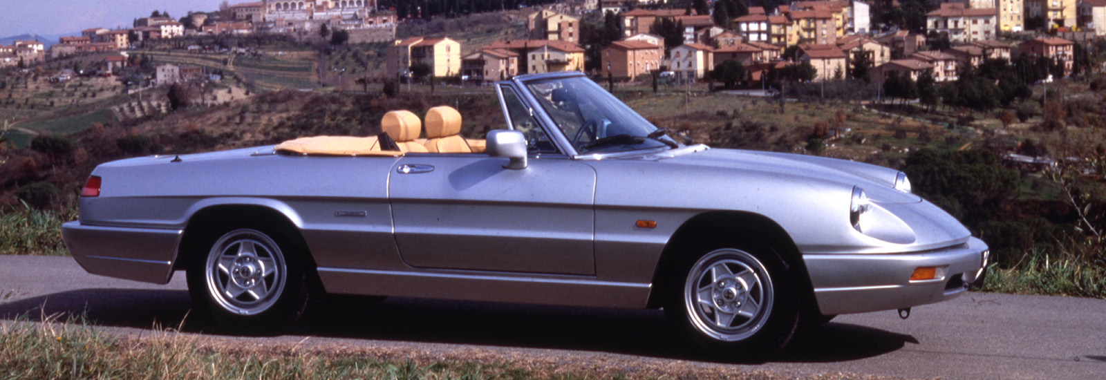 Photo of a gray Alfa Romeo car